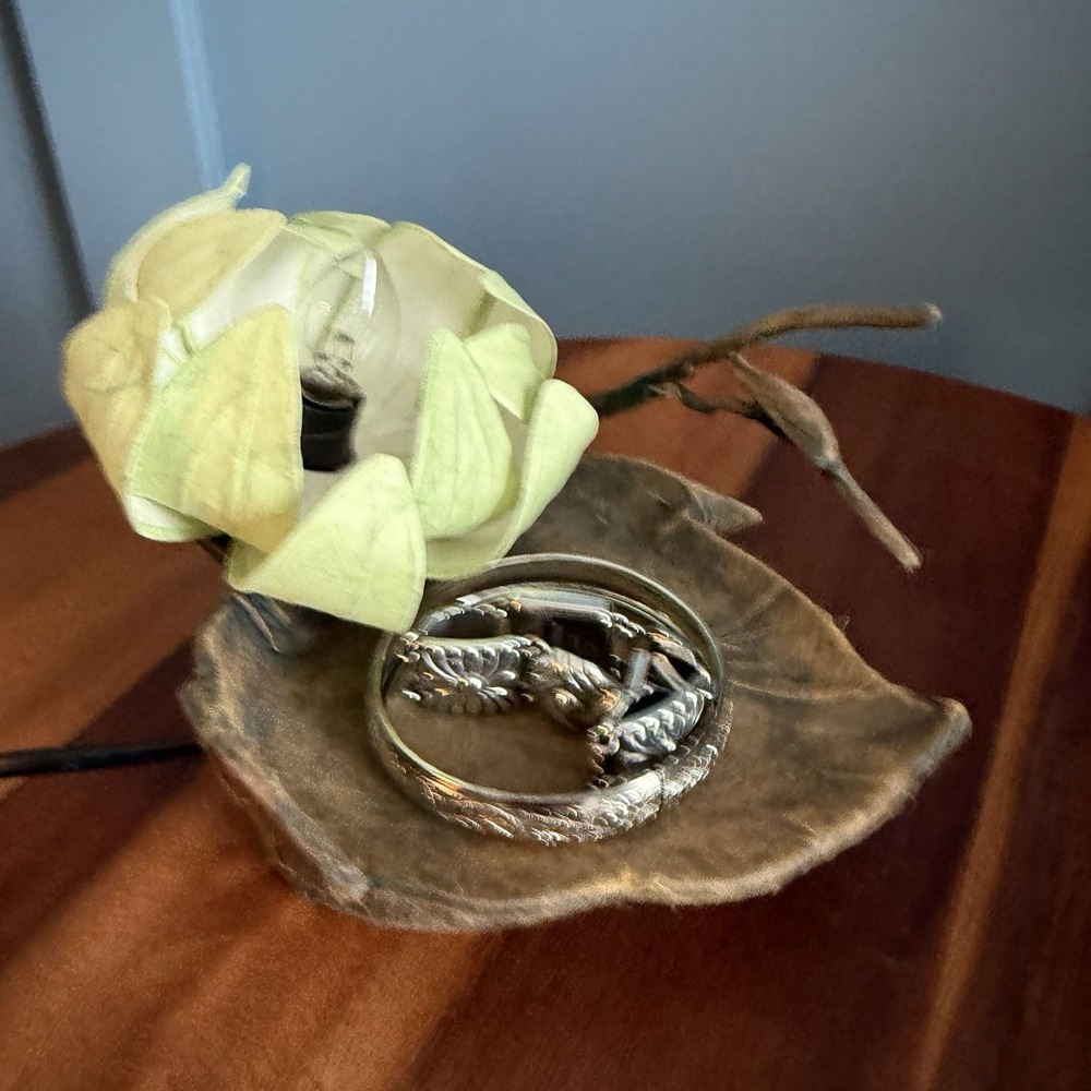 Korean Hanji Mulberry Paper Touch Lamp‎ Leaf Flower Accent Light Soft Green